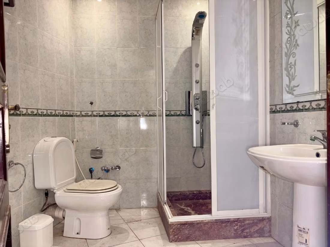 2-slaapkamer appartement te huur per dag in 2 maart