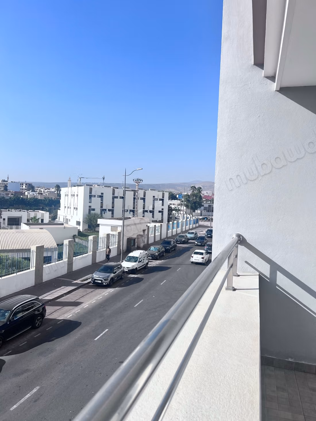 Appartement à louer dans la Zone Industrielle d'Agadir. 2 belles chambres. Résidence avec gardien, grande piscine