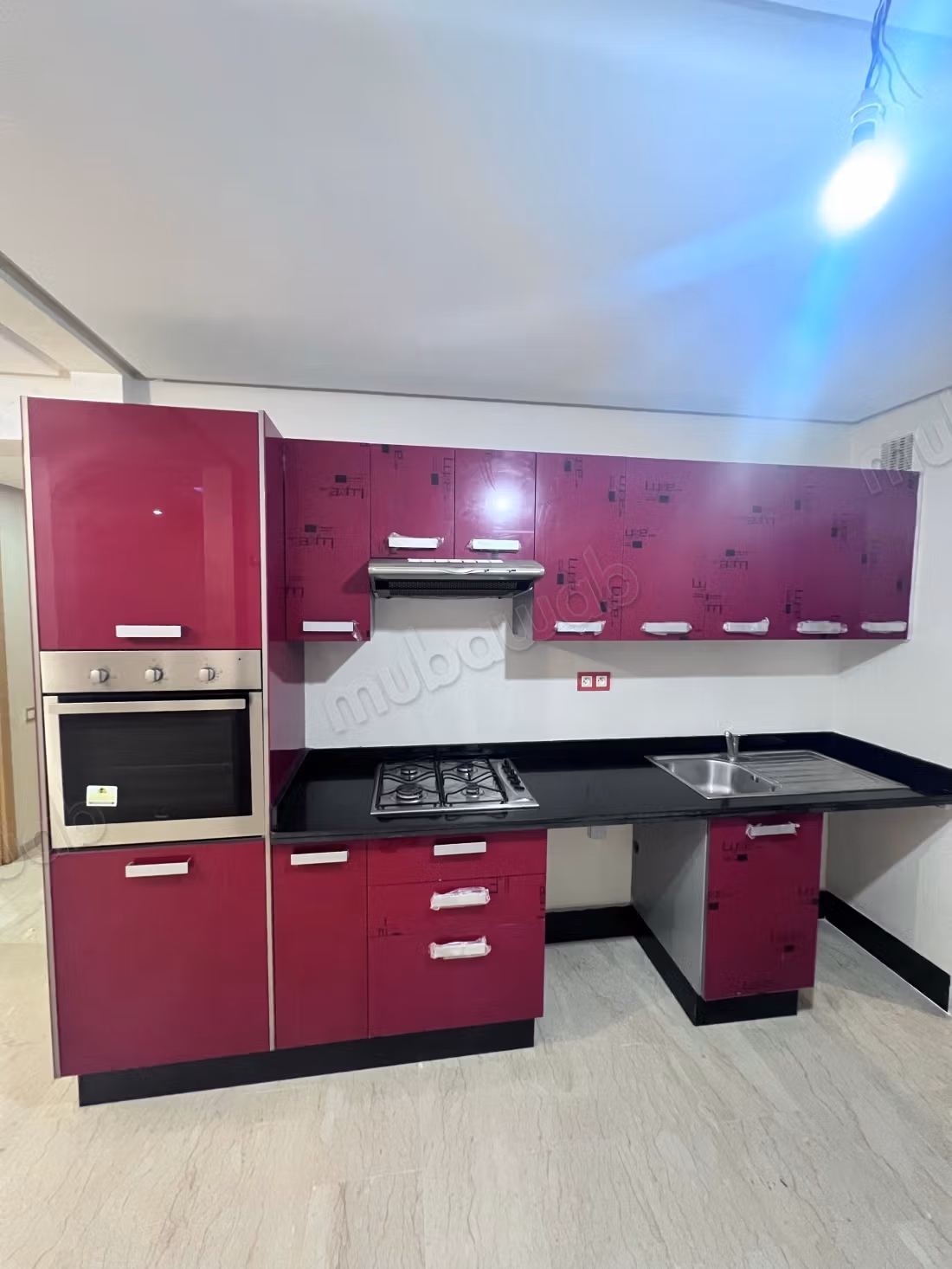 Appartement à louer dans la Zone Industrielle d'Agadir. 2 belles chambres. Résidence avec gardien, grande piscine