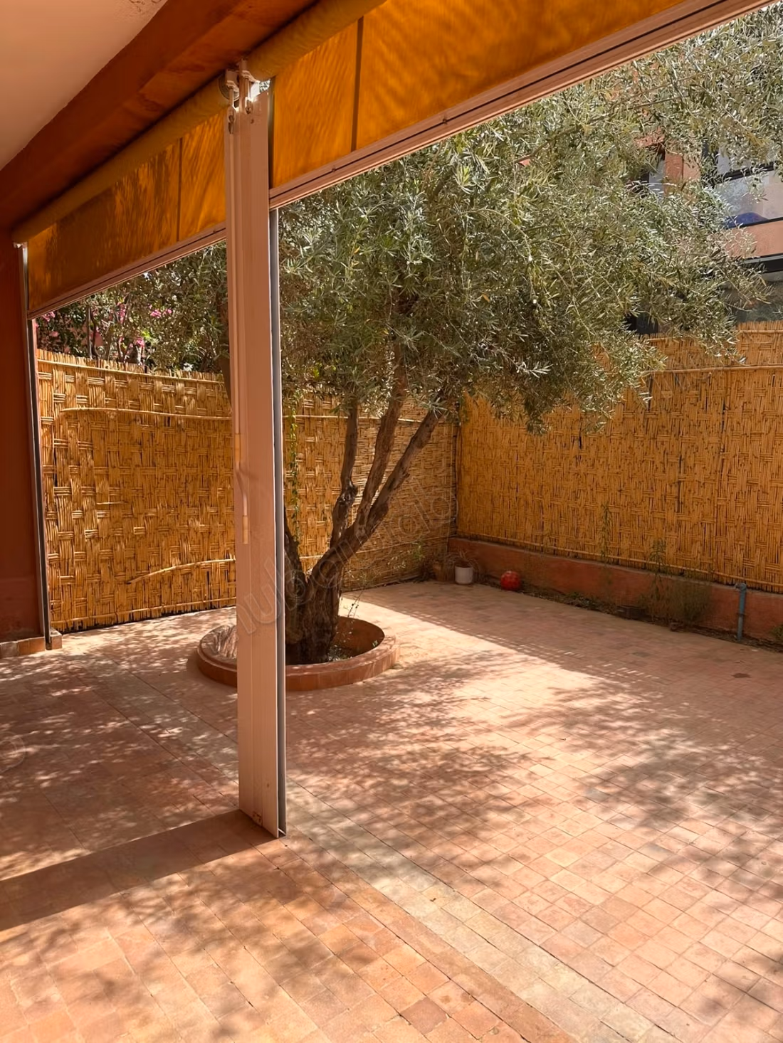 Appartement en vente à Route de l'Ourika. 
3 pièces. 
Cheminée et climatisation