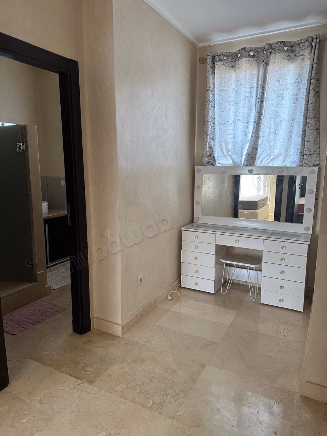 Apartment for sale on Route de l'Ourika. 3 rooms. Fireplace and air conditioning