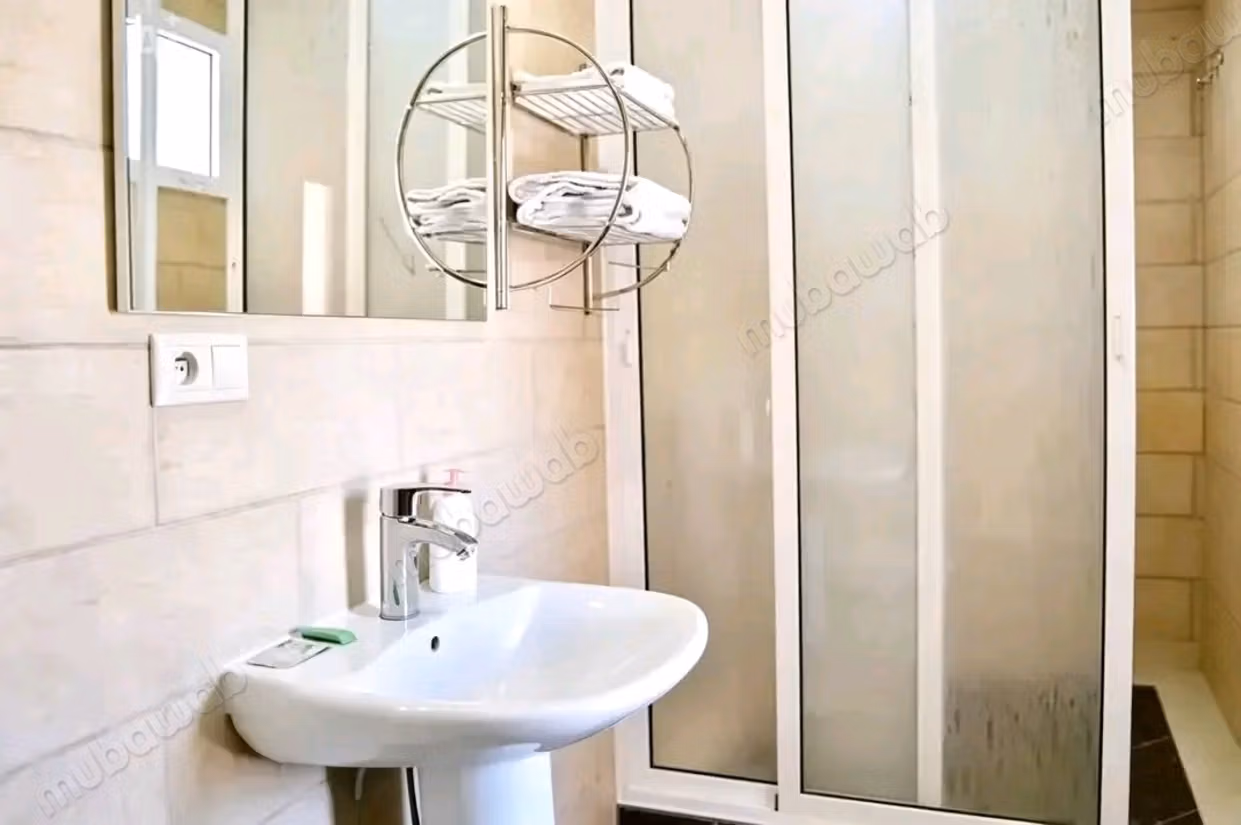 Apartments for rent in Asilah. 2 comfortable rooms. Sturdy door and double glazing system
