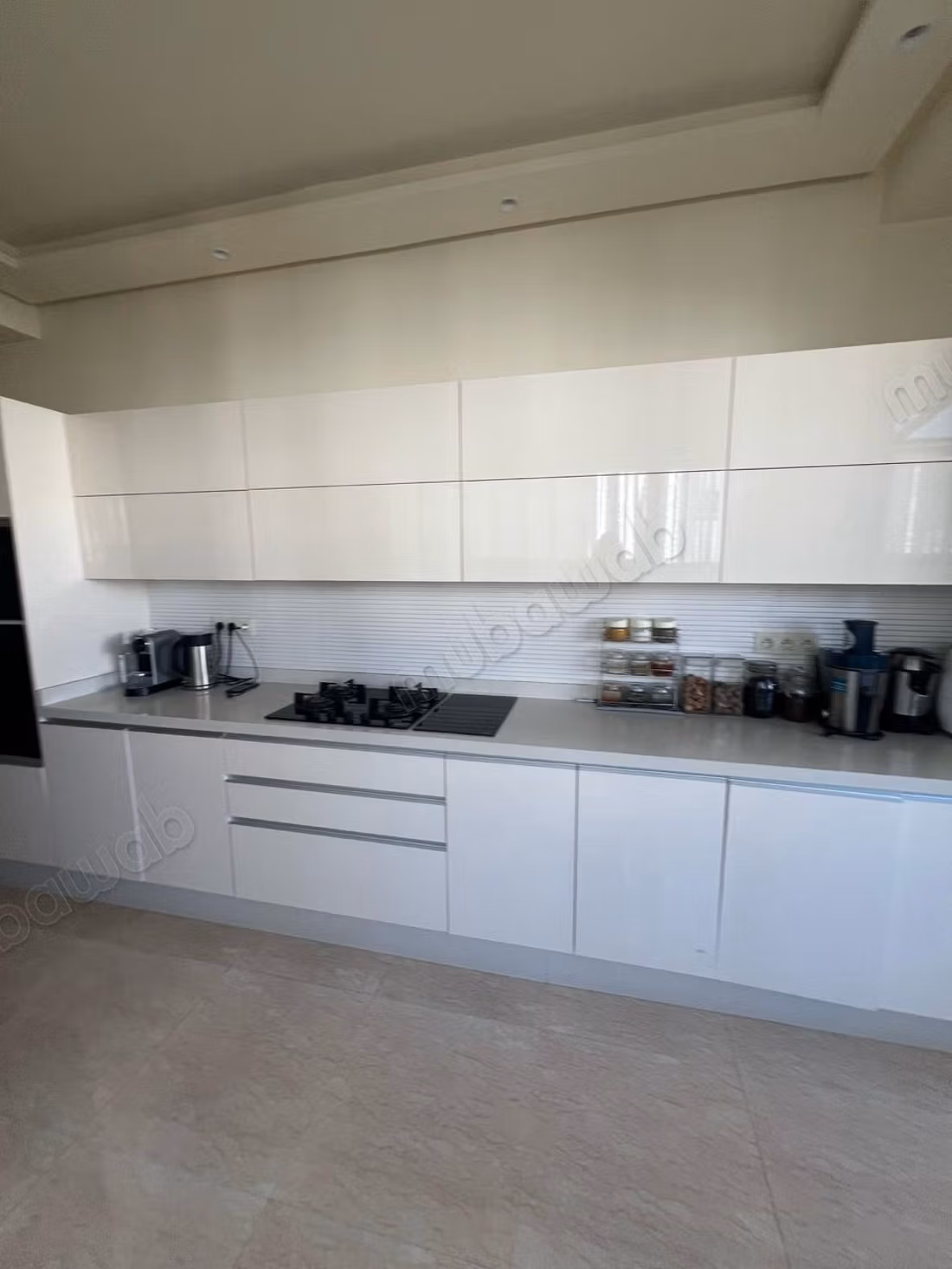 A louer beau Appt 220m2 3ch meublé Triangle d'Or
