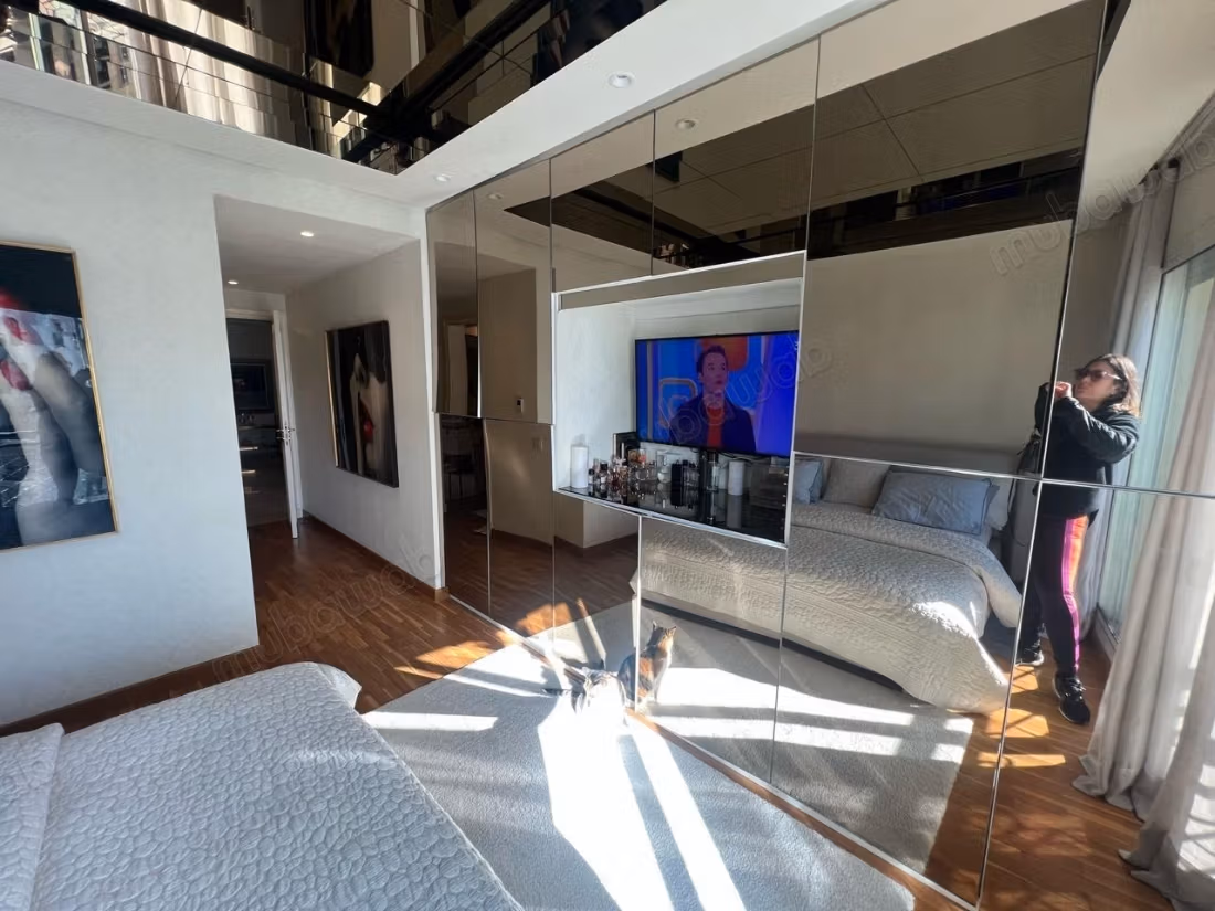 A louer beau Appt 220m2 3ch meublé Triangle d'Or