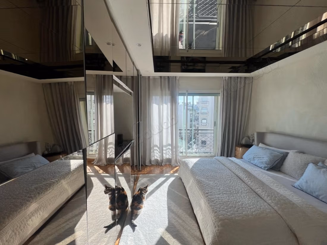 A louer beau Appt 220m2 3ch meublé Triangle d'Or
