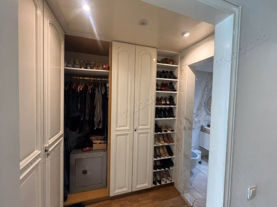 A louer beau Appt 220m2 3ch meublé Triangle d'Or