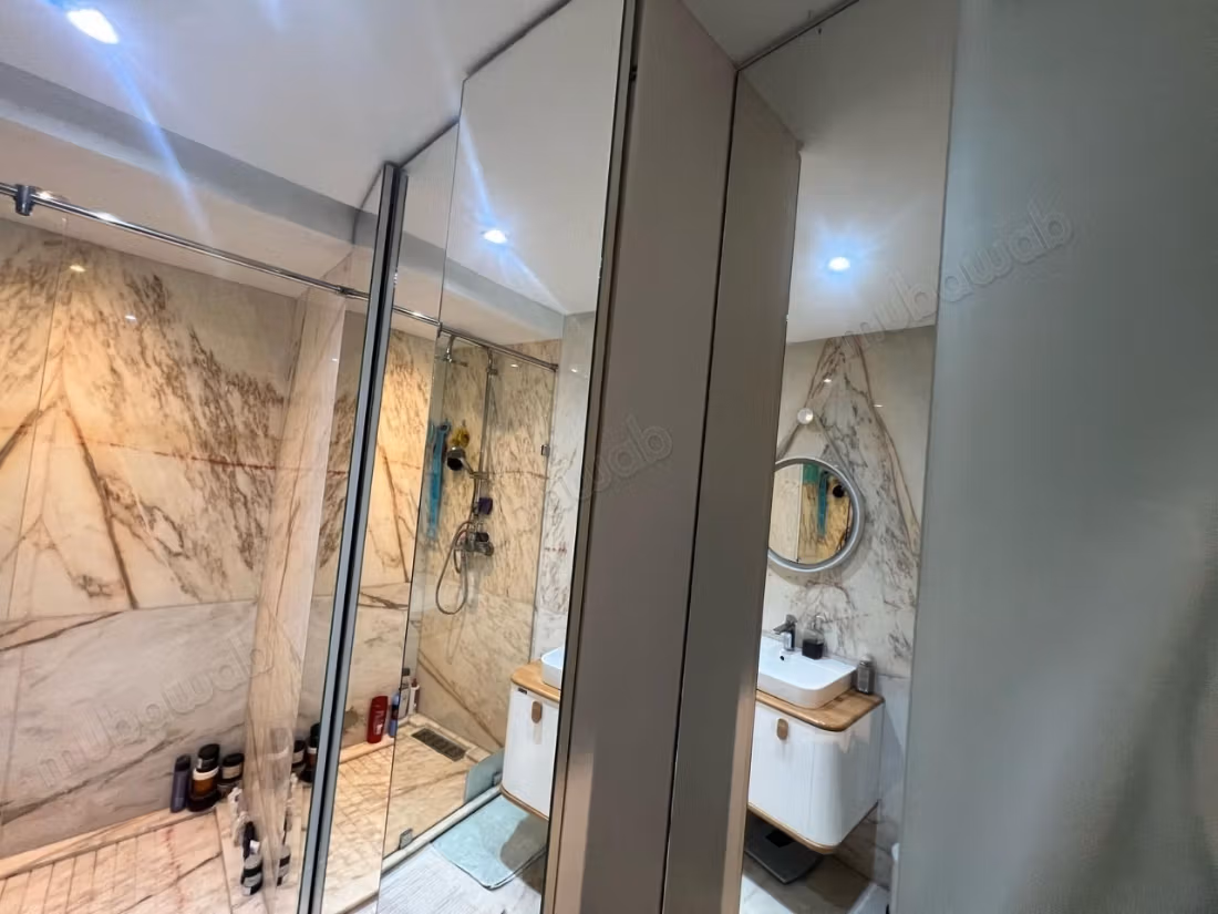 A louer beau Appt 220m2 3ch meublé Triangle d'Or