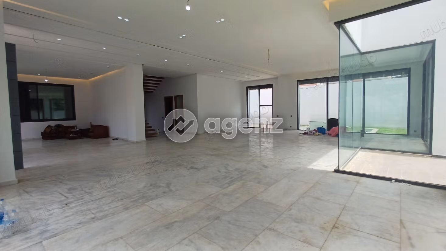 Villa à vendre 690 m², 7 chambres Route d'Azzemmour Dar Bouazza