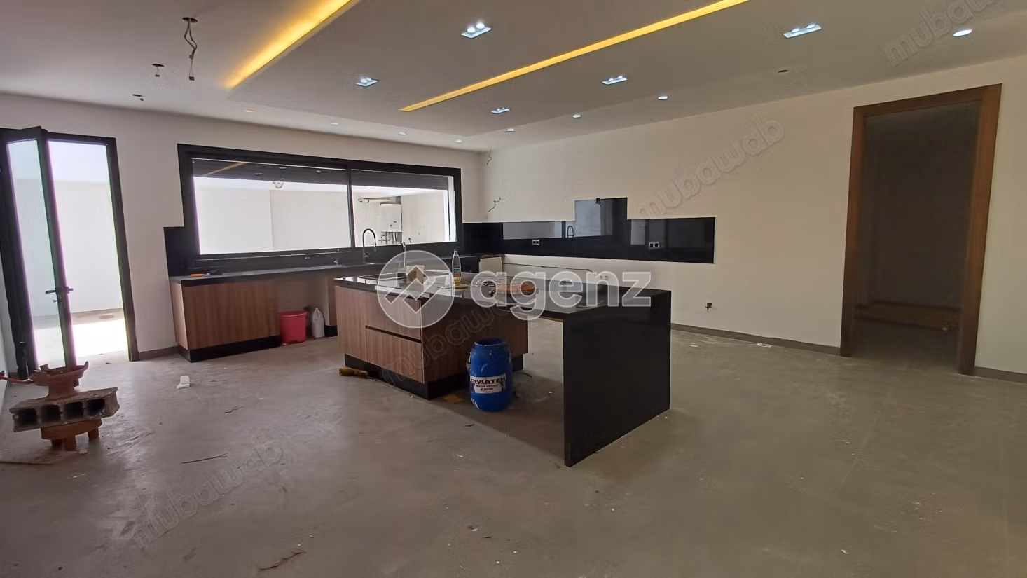 Villa à vendre 690 m², 7 chambres Route d'Azzemmour Dar Bouazza