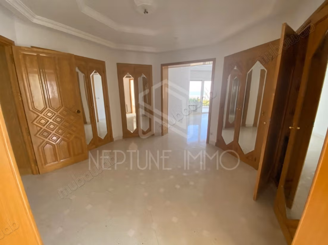 Villa de prestige avec vue imprenable sur la mer