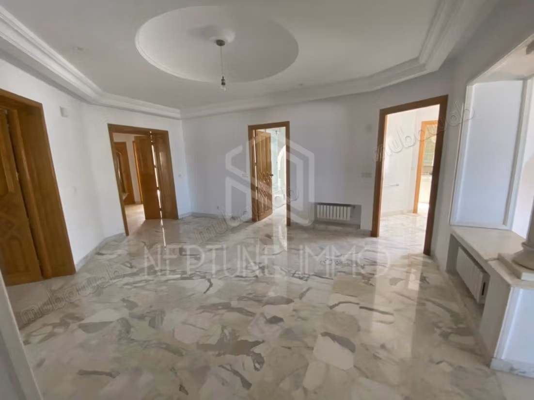 Villa de prestige avec vue imprenable sur la mer