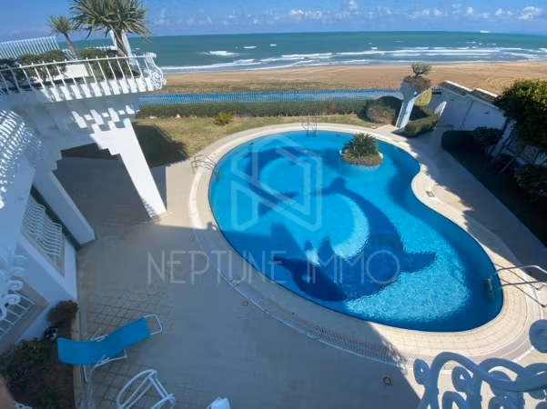 Luxury villa with stunning sea view