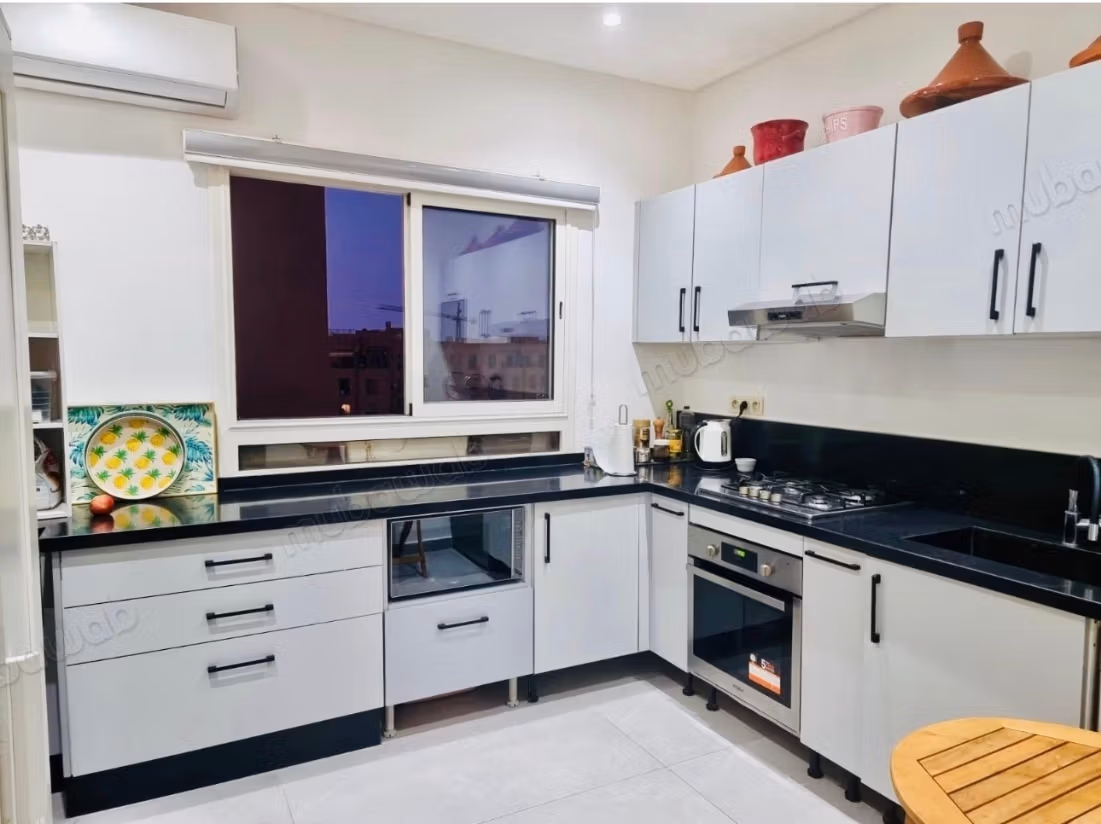 À vendre – appartement d’exception de 96 m² entièrement rénové au cœur de gueliz – marrakech — 2