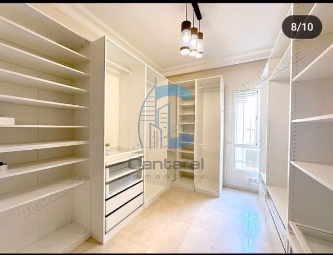 Semi-gemeubileerd appartement te koop in Racine