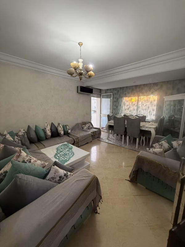 À vendre un appartement s2 à cité Enasser 2