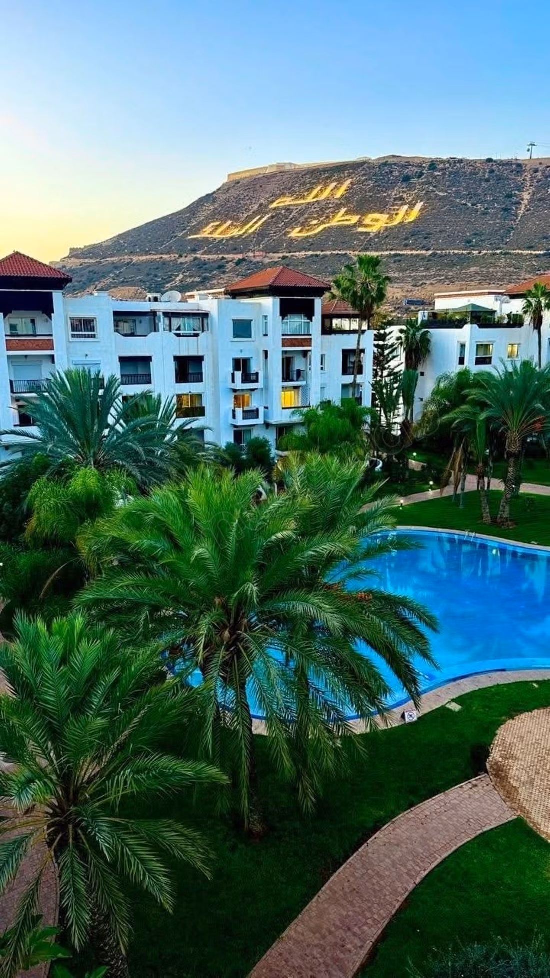 شقة موديرن مفروشة بالكامل مطلة على البحر والمارينا