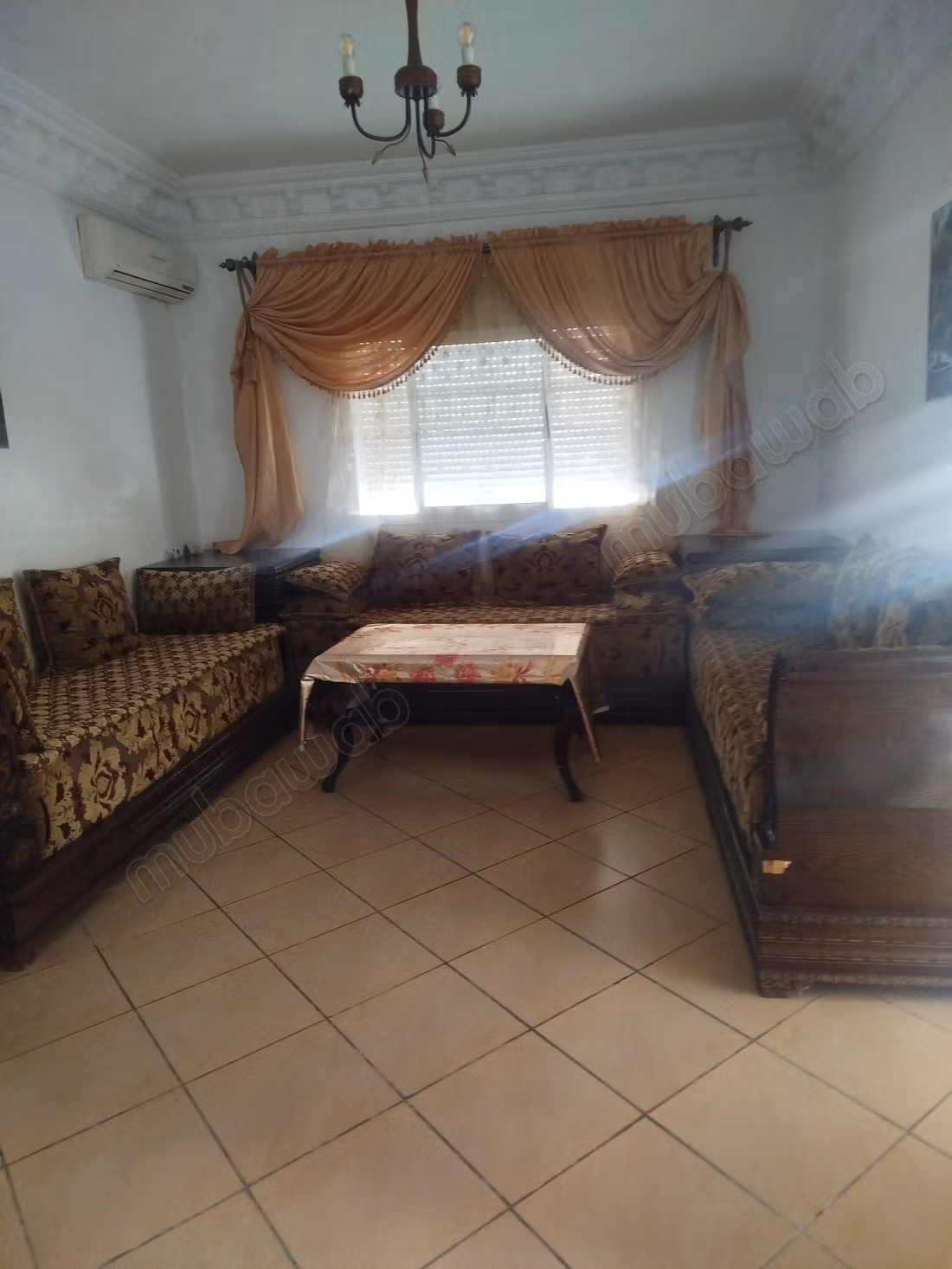 Apartamentos en alquiler en Martil. Superficie total de 70 m². puerta resistente, salón marroquí tradicional