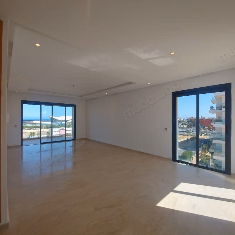 For rent – Superb new apartment with sea view