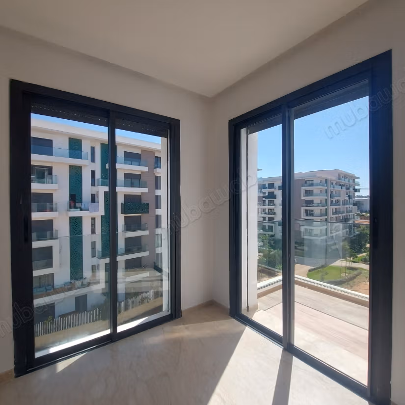 For rent – Superb new apartment with sea view