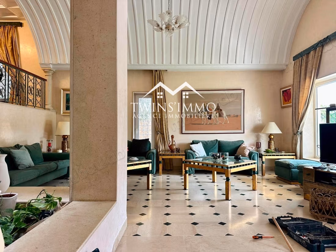 Large furnished villa in La Marsa