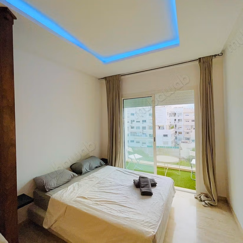 For sale apartment in Maârif Extension. Area 44 m². Security door and secure residence