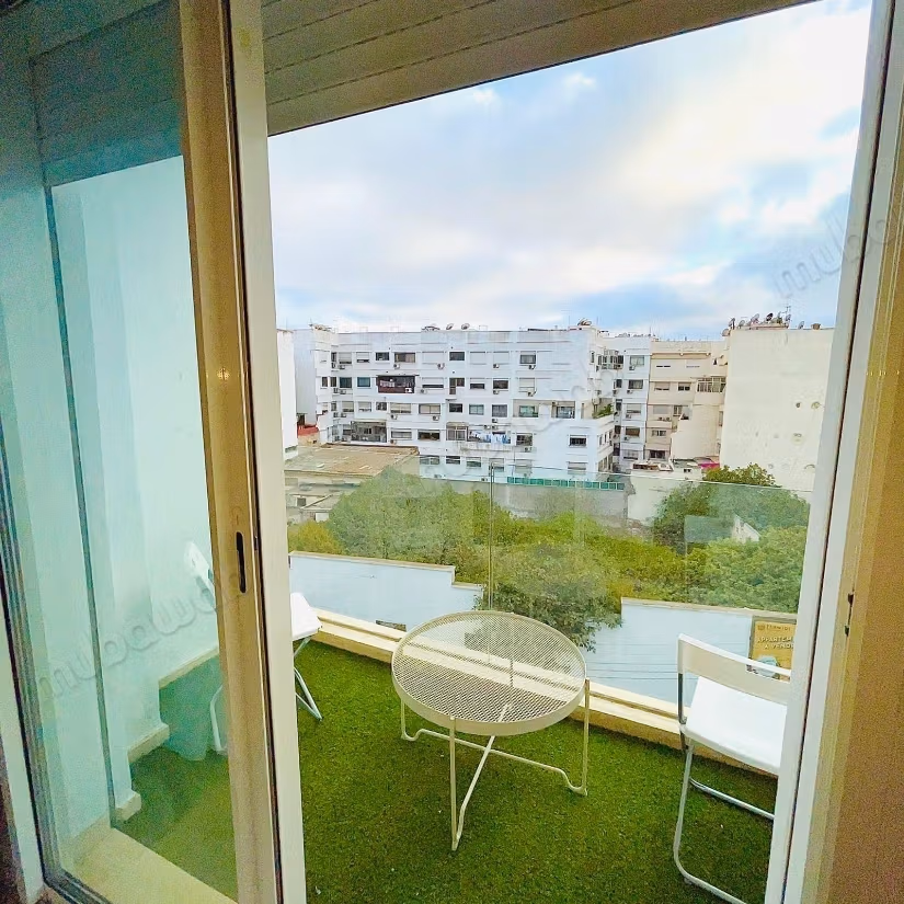 For sale apartment in Maârif Extension. Area 44 m². Security door and secure residence