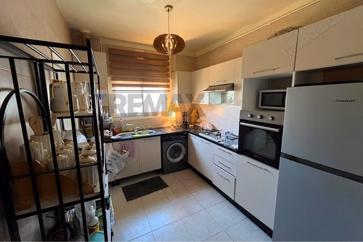 Appartement S3 de 85 m² à Vendre à El Menzah 7