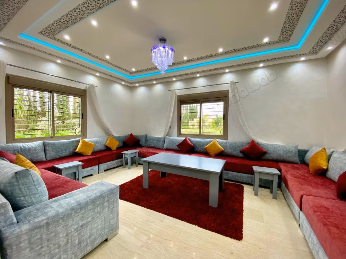 Villa fini 2700 square meters titled