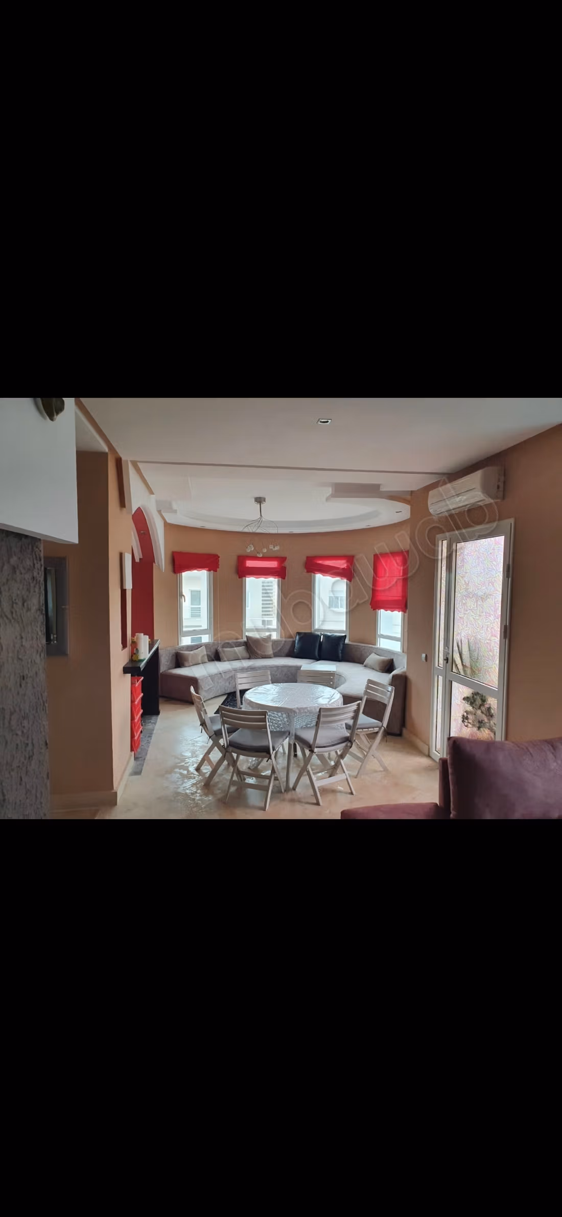 Grand appartement meublé pieds dans l'eau