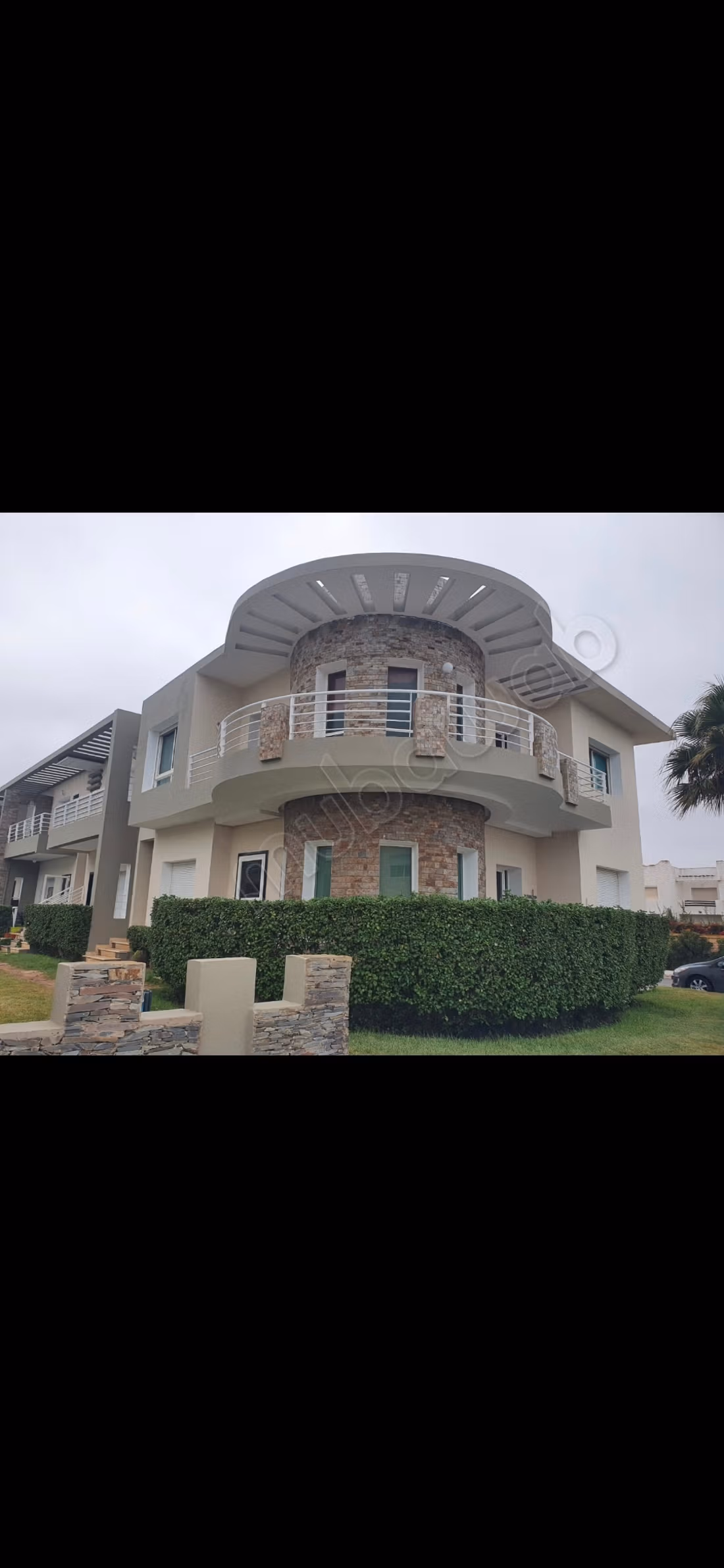Grand appartement meublé pieds dans l'eau