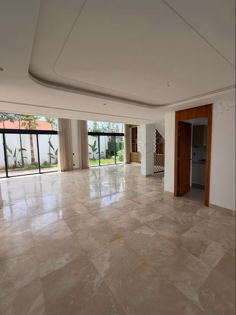 Magnificent empty villa for rent in Darbouazza