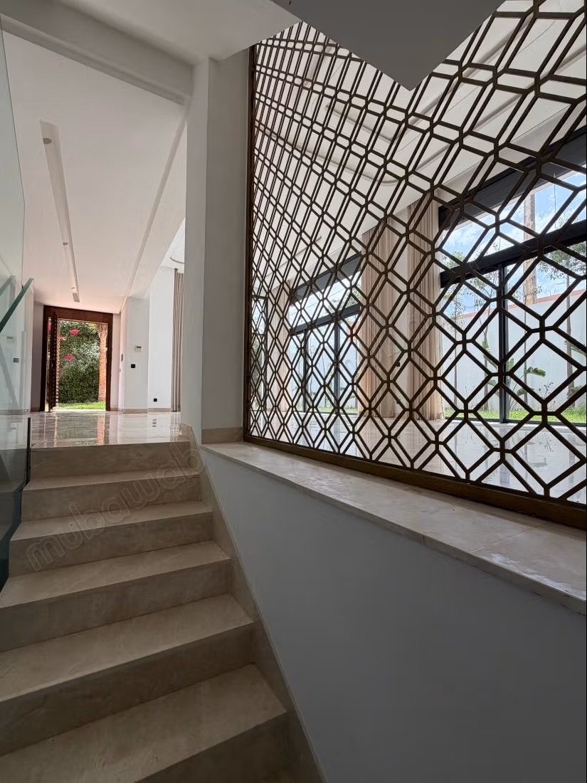 Magnificent empty villa for rent in Darbouazza