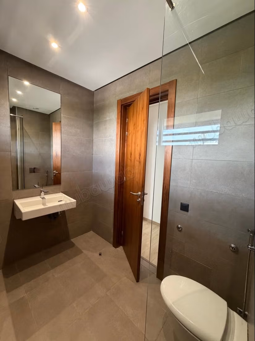 Magnificent empty villa for rent in Darbouazza