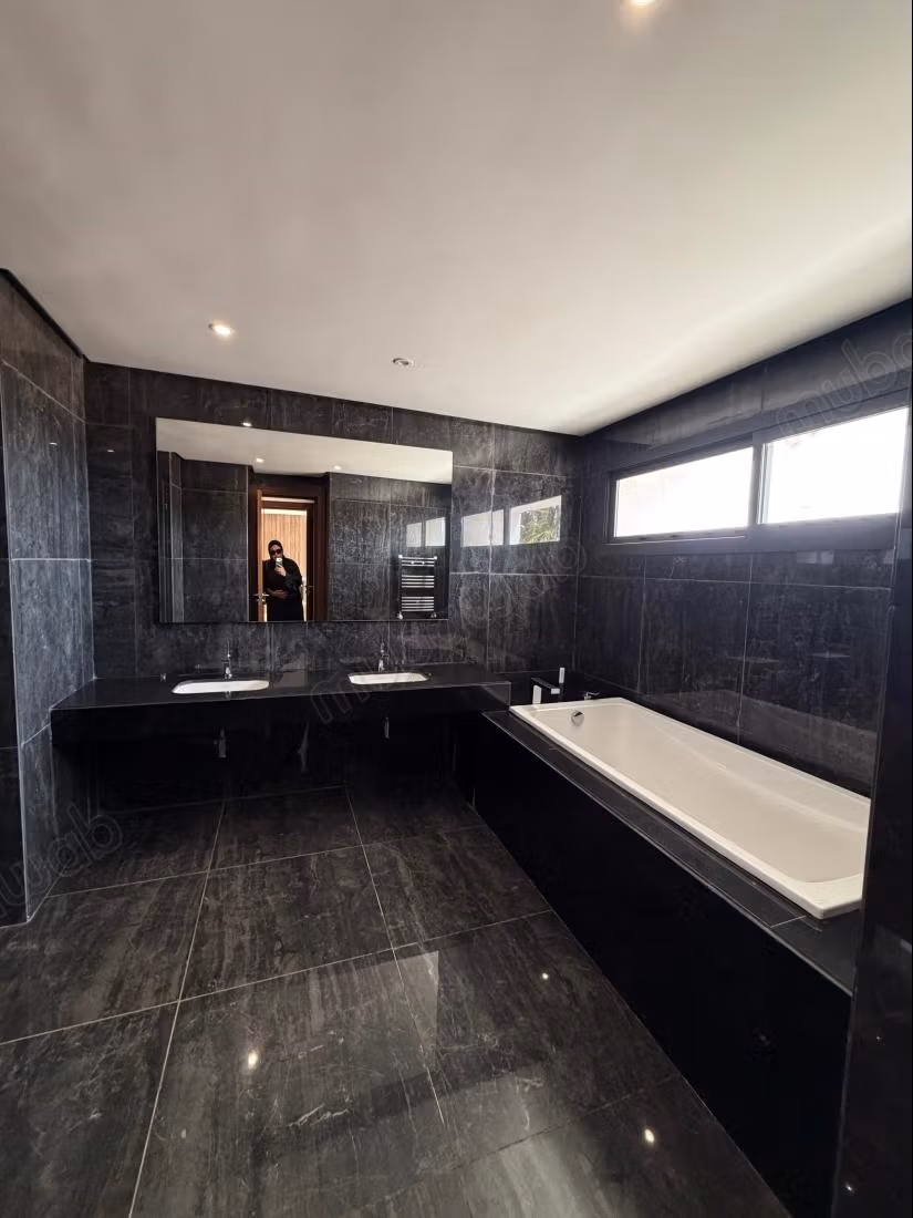 Magnificent empty villa for rent in Darbouazza