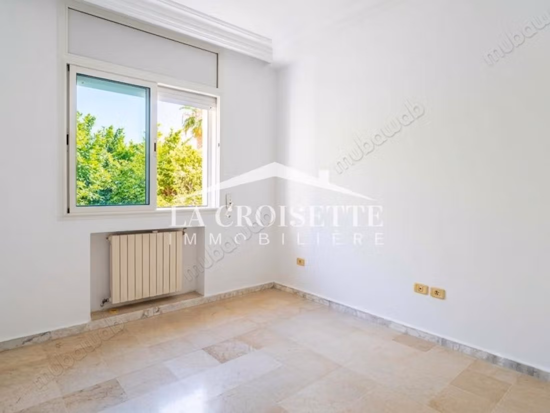 Ground floor of a S3 villa with garden in Gammarth