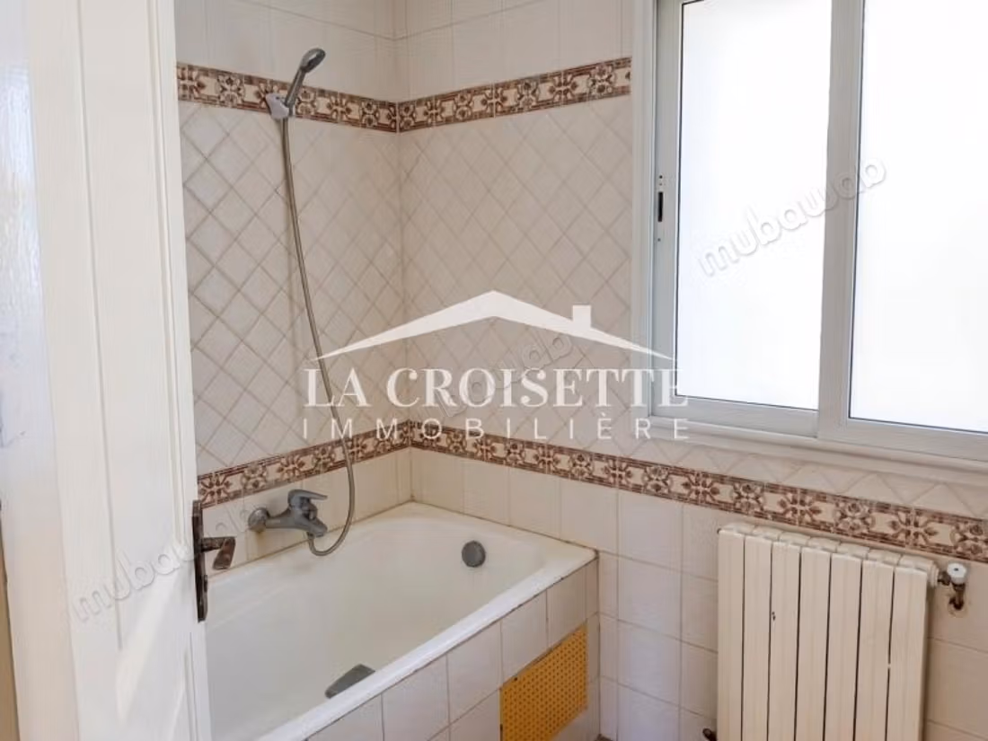Ground floor of a S3 villa with garden in Gammarth