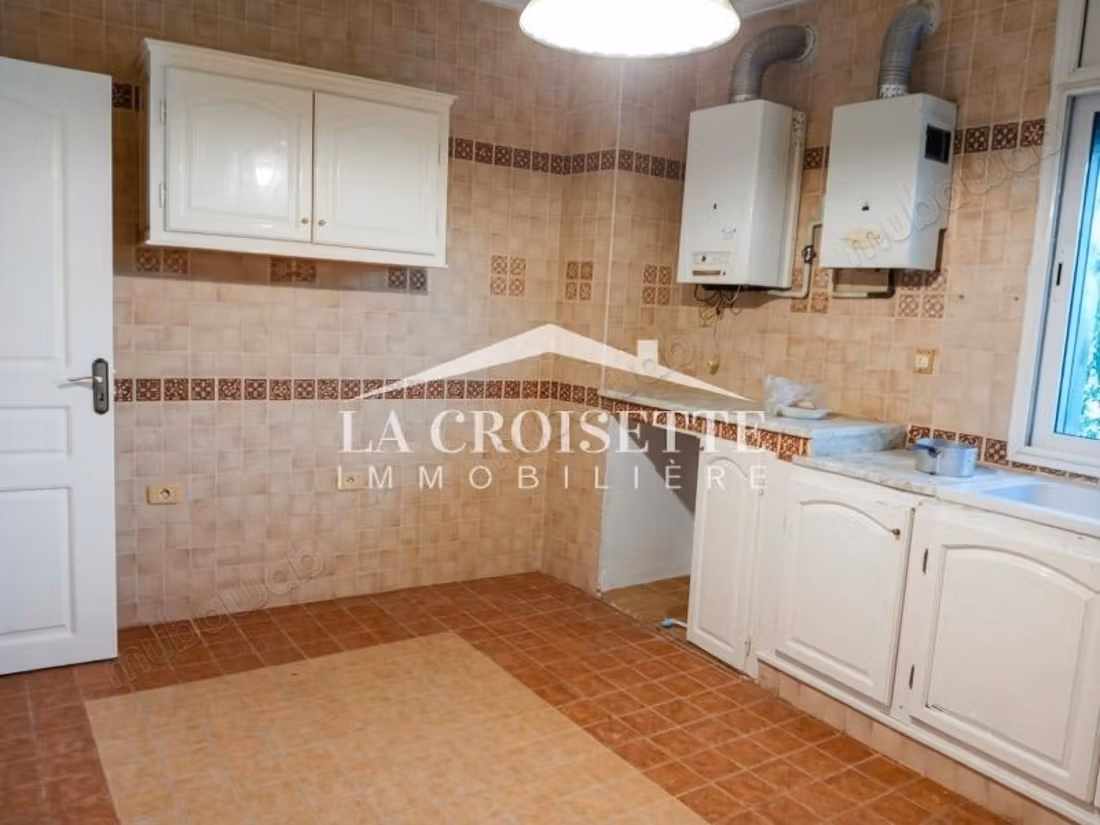 Ground floor of a S3 villa with garden in Gammarth