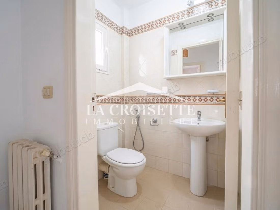 Ground floor of a S3 villa with garden in Gammarth