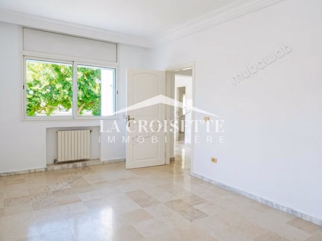Ground floor of a S3 villa with garden in Gammarth