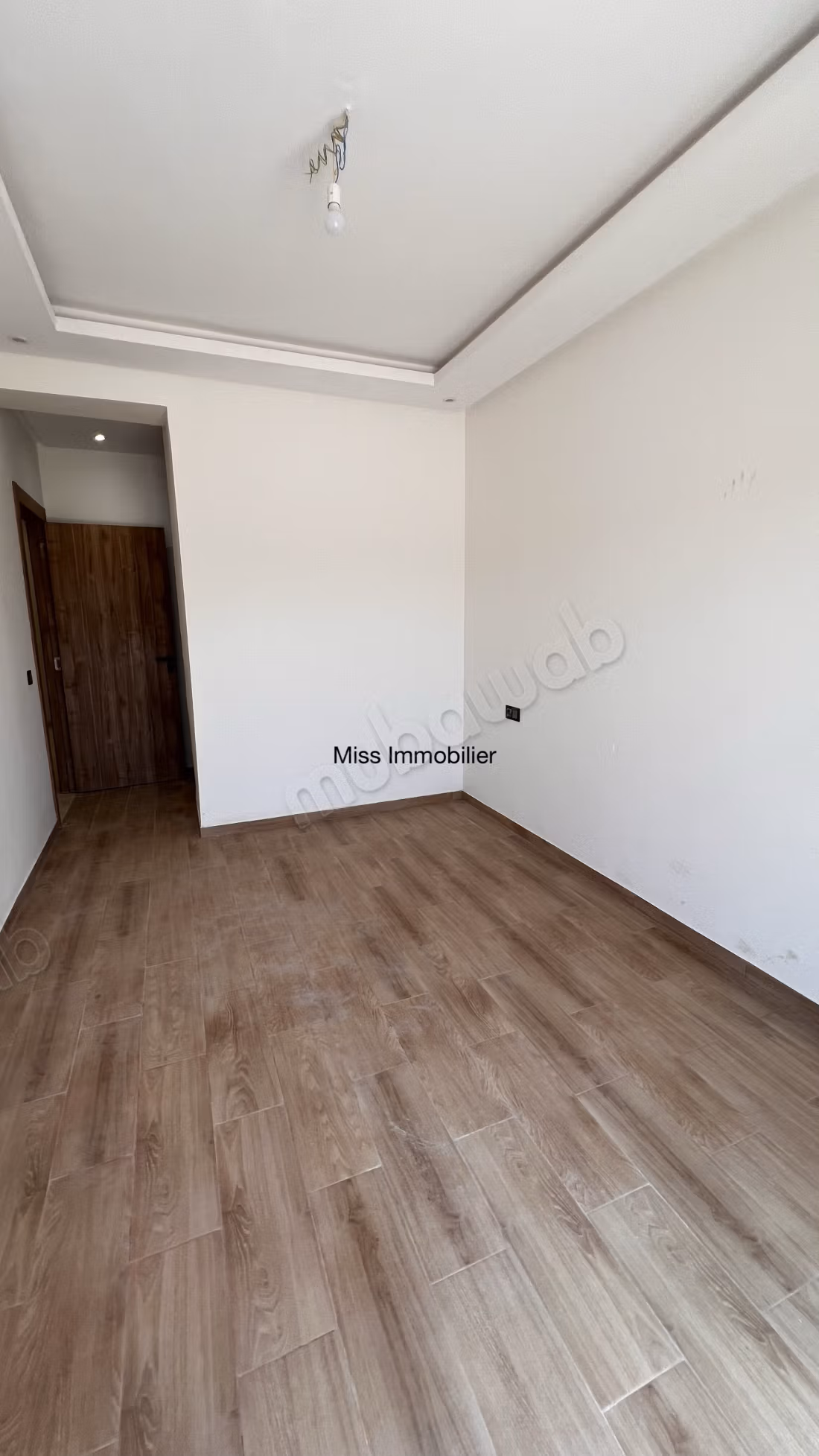 Bel appartamento in affitto a Camp Al Ghoul. 2 camere da letto. Ambiente tranquillo senza affacci
