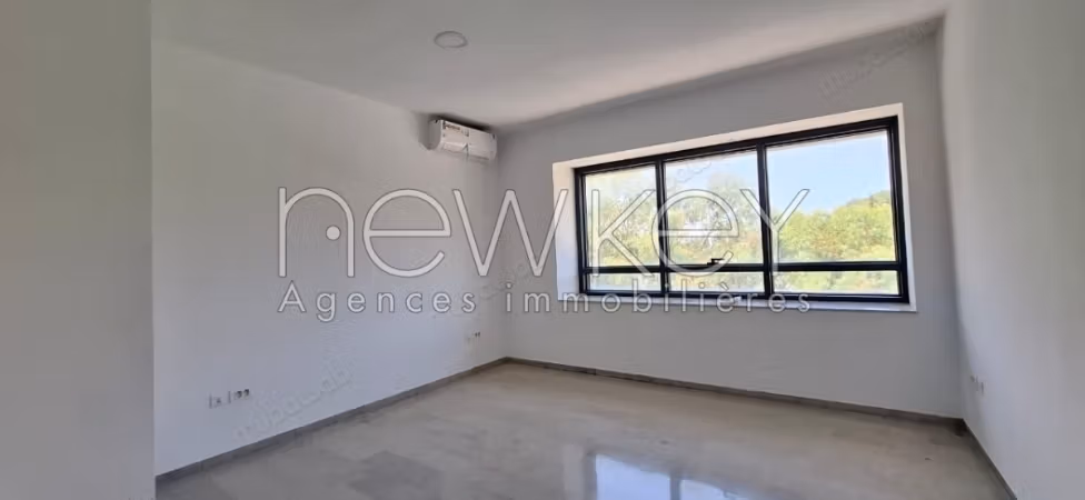 Bureau A3 à louer à La Soukra
