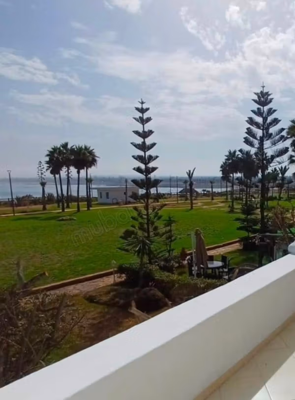 In vendita villa fronte mare a Dar Bouazza