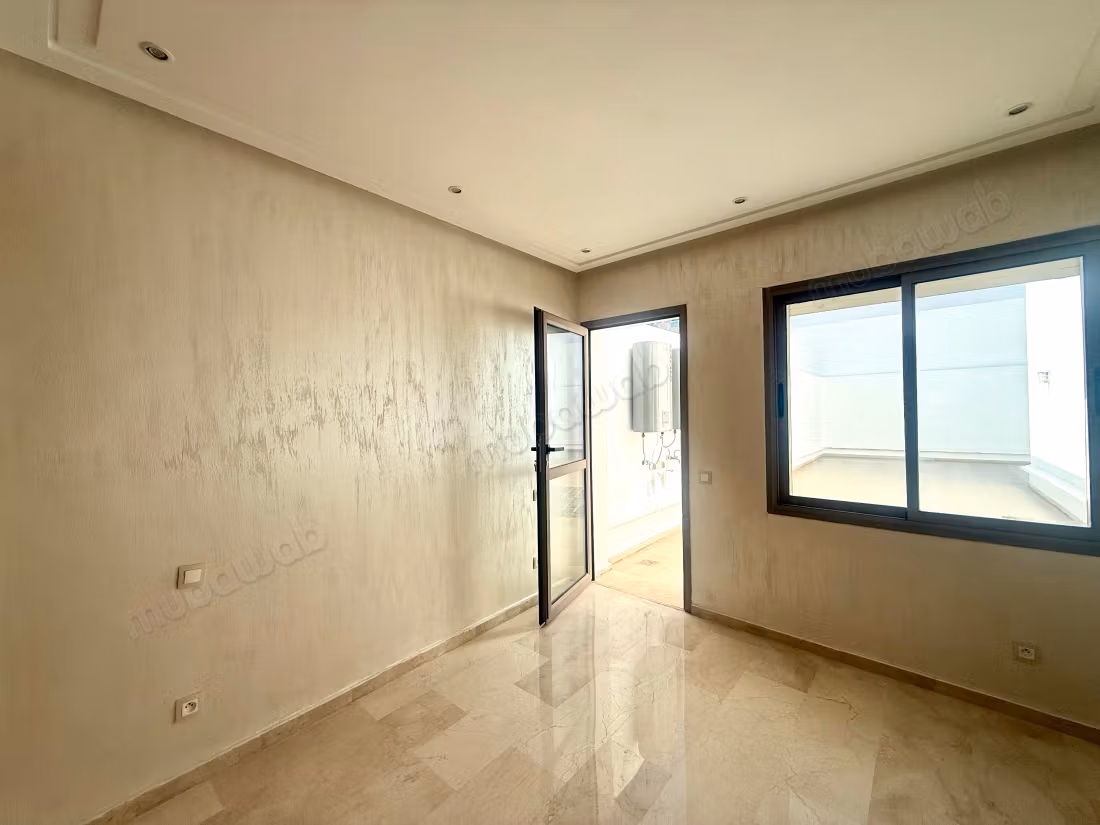In Location Vide: Magnifiek 4-kamerappartement in het hart van de Tontonville-buurt, dicht bij de oase