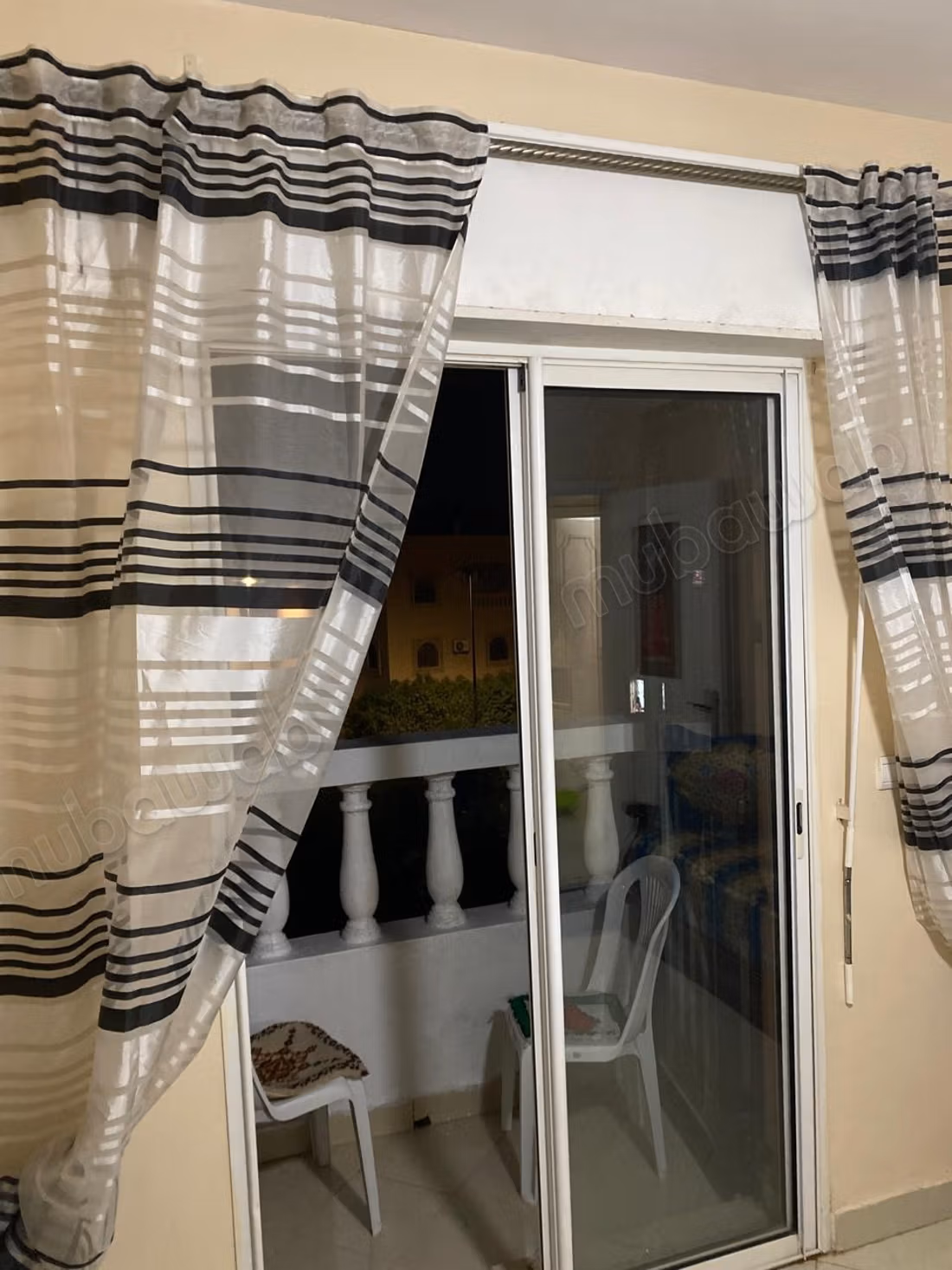 Furnished medium-standard apartment for long-term rental