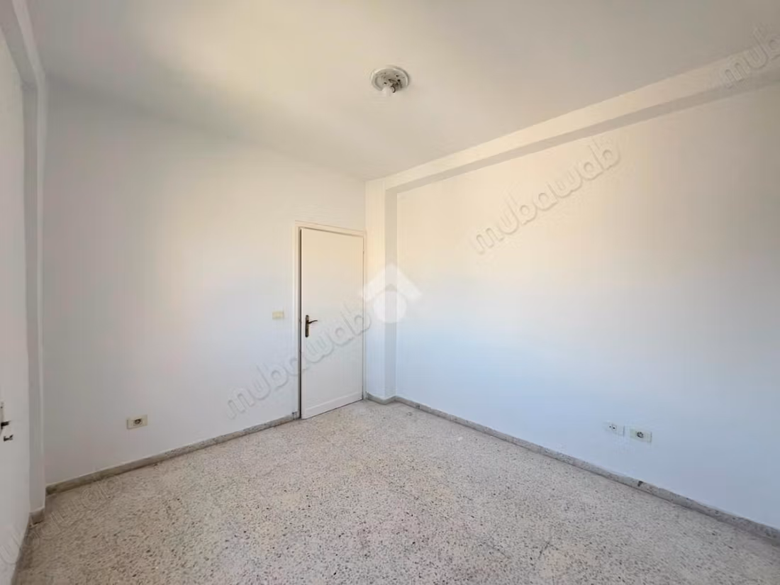 A VENDRE Appartement s3 à Rades