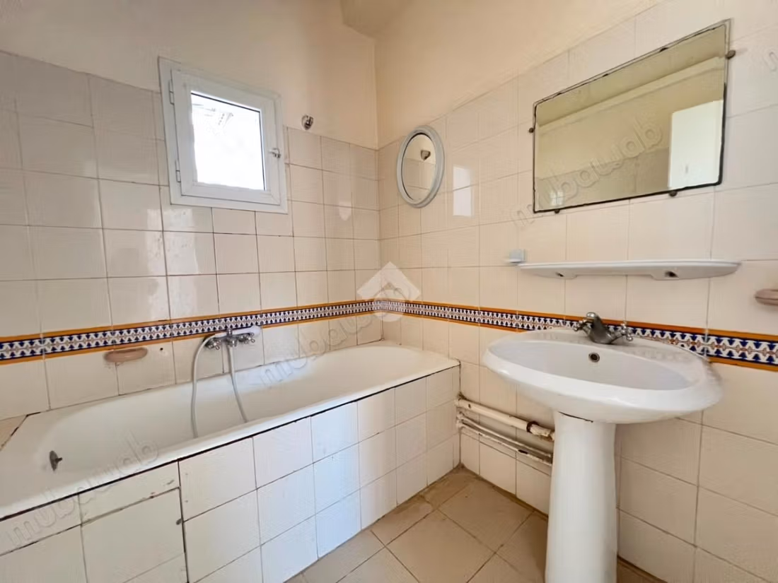 A VENDRE Appartement s3 à Rades