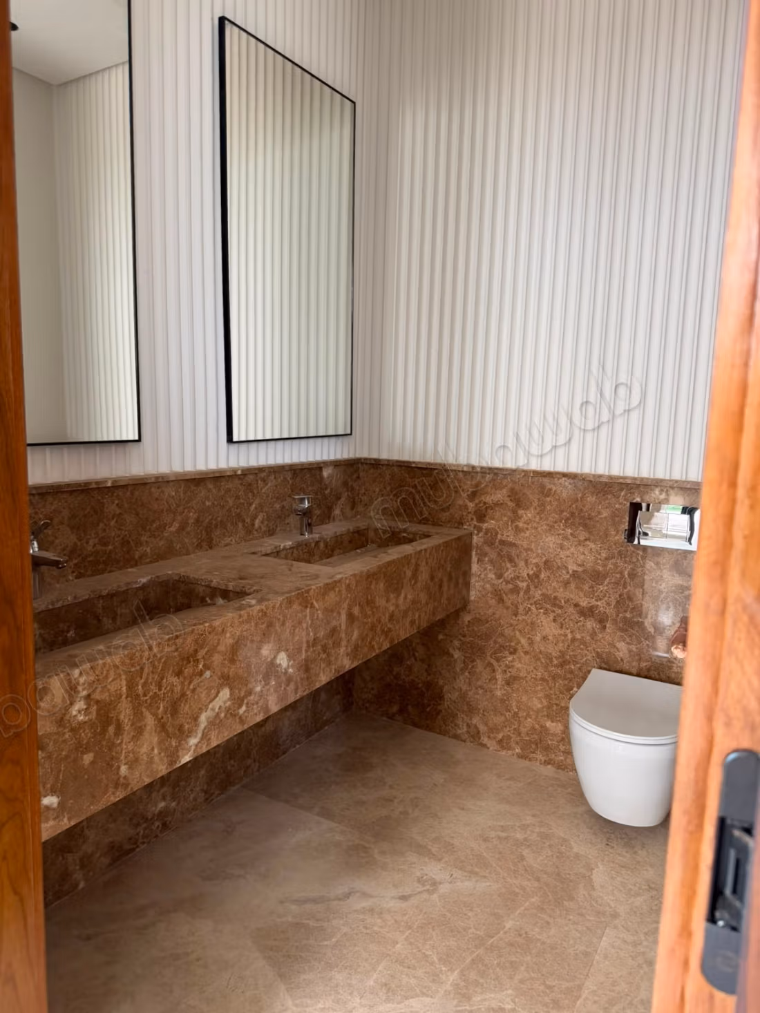 En vente excellente villa contemporaine de 4 suites neuve dans une résidence sécurisée à Chrifia