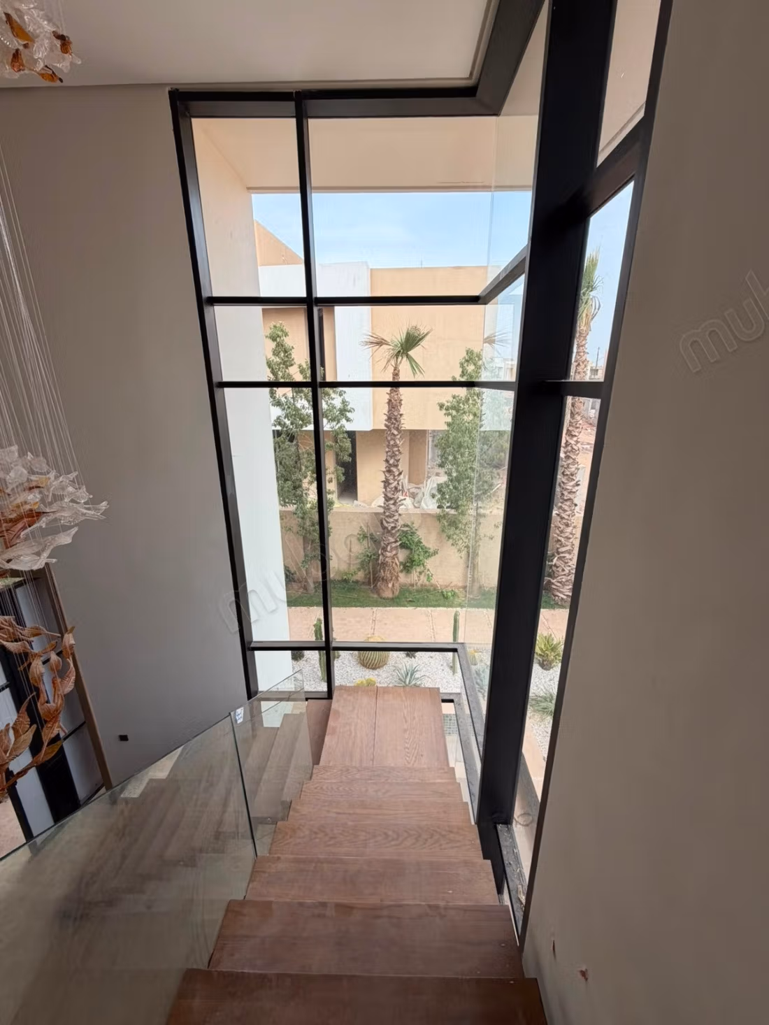 En vente excellente villa contemporaine de 4 suites neuve dans une résidence sécurisée à Chrifia