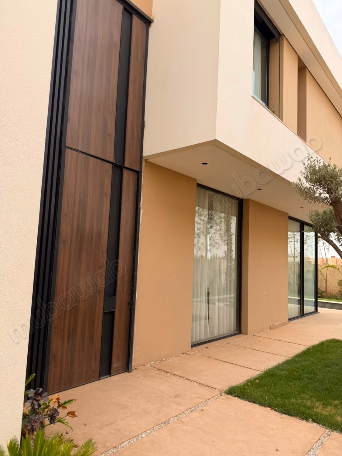 En vente excellente villa contemporaine de 4 suites neuve dans une résidence sécurisée à Chrifia