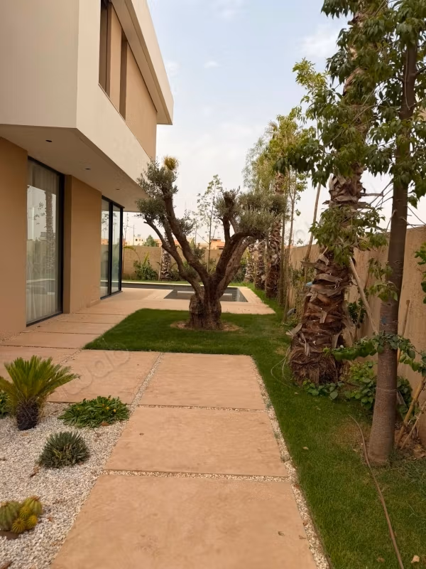 En venta excelente villa contemporánea de 4 suites nueva en una residencia segura en Chrifia